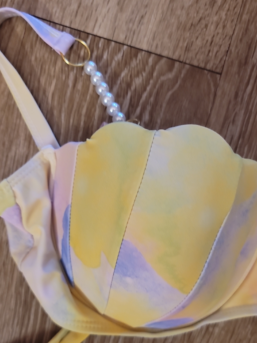 Shell Bikini - Picture 2 of 3